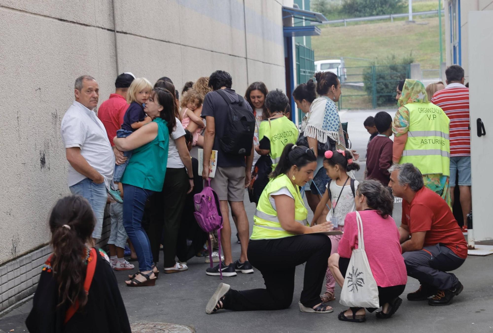 EN IMÁGENES: la llegada a Avilés de los niños saharauis del programa "Vacaciones en paz"