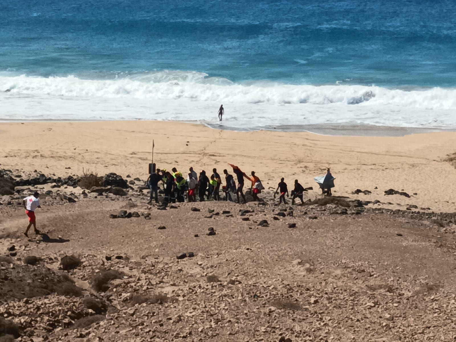 Traslado en helicóptero a Gran Canaria de un niño ahogado en Fuerteventura