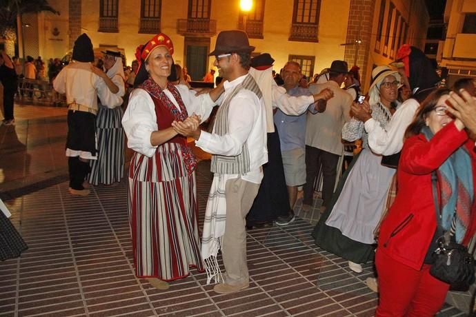 Éxito de asistencia en el primer Baile del Candil de Arrecife