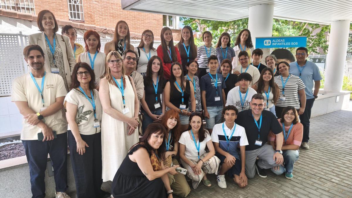 Estudiantes y profesores en VIII Jornada Nacional de Jóvenes de Aldeas Infantiles SOS