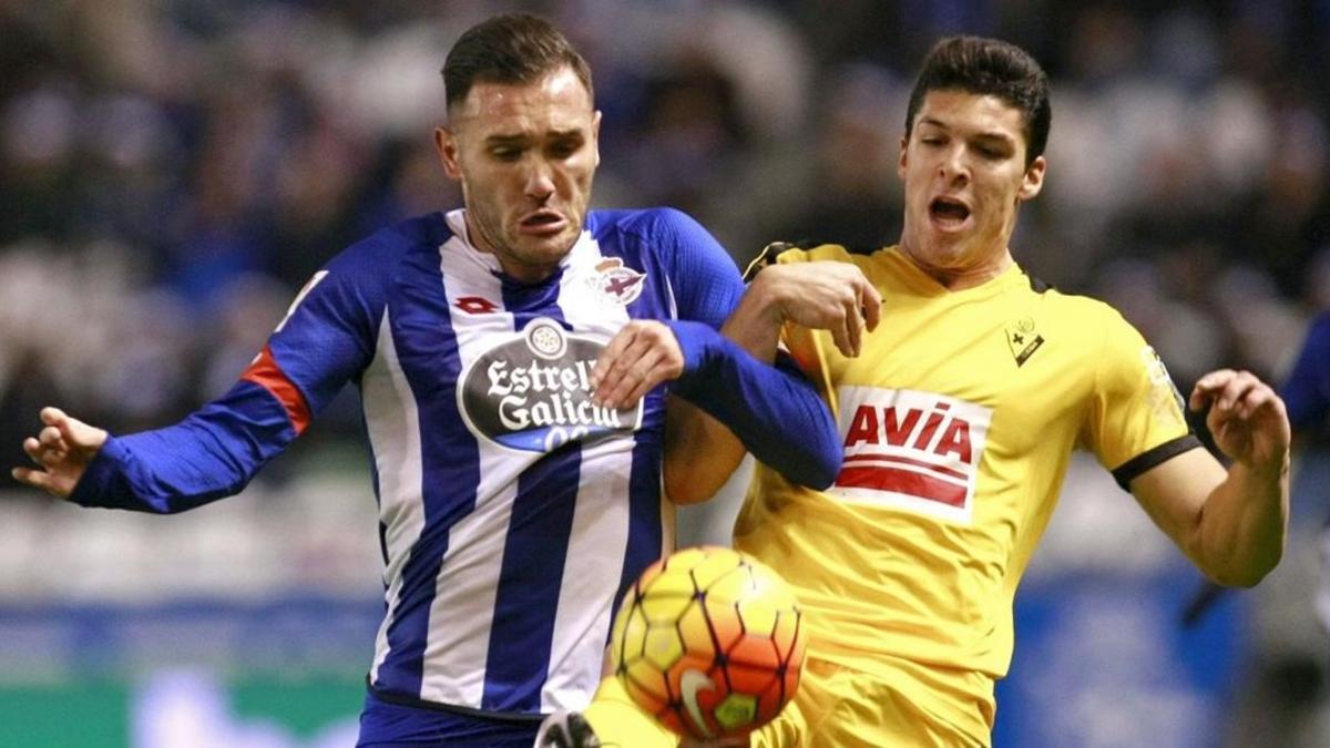 Lucas Pérez (izquierda), del Deportivo, es otro nombre de futuro que aparece.