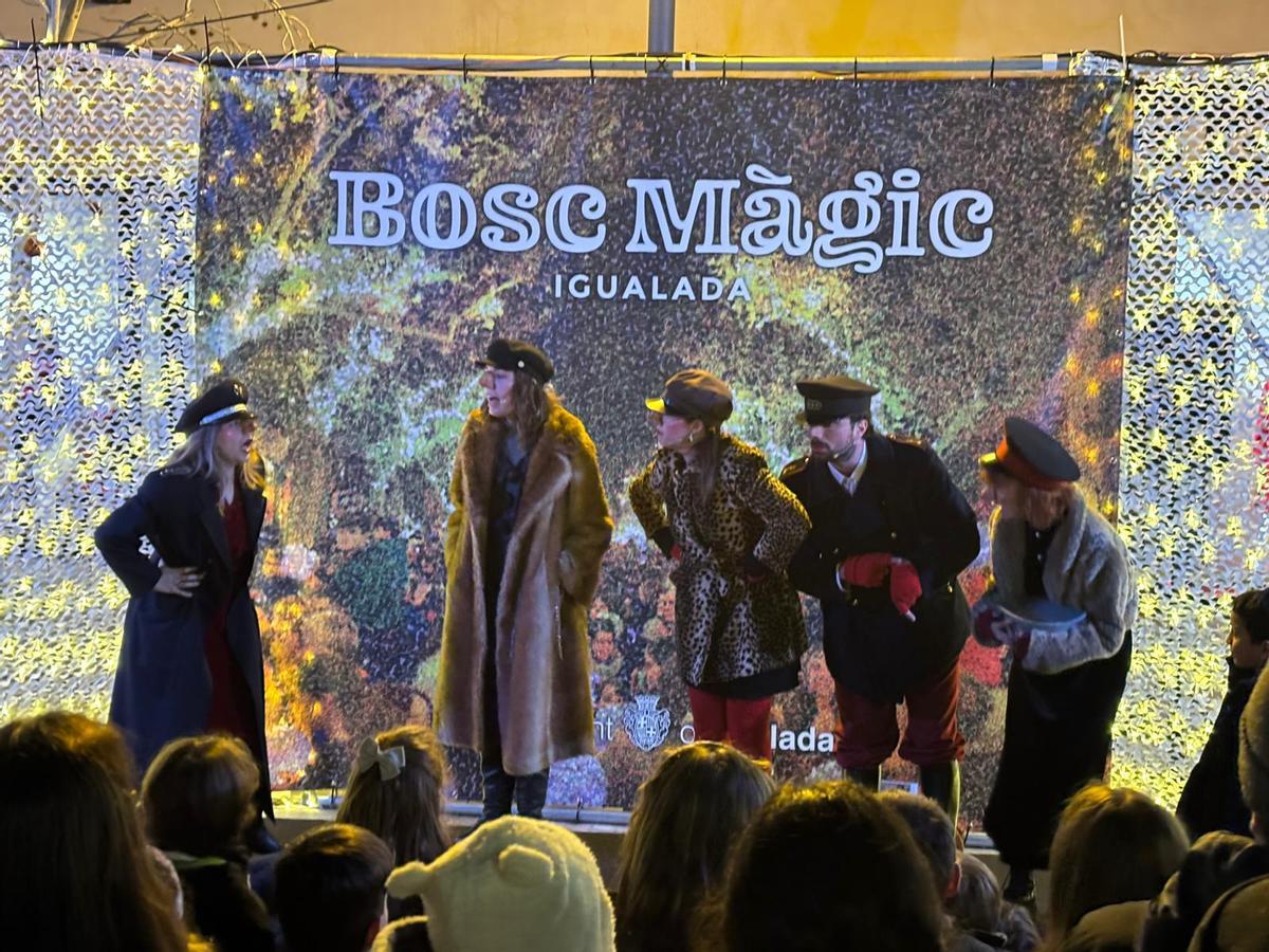 Els fanalers animant el Cap d'Any dels joves