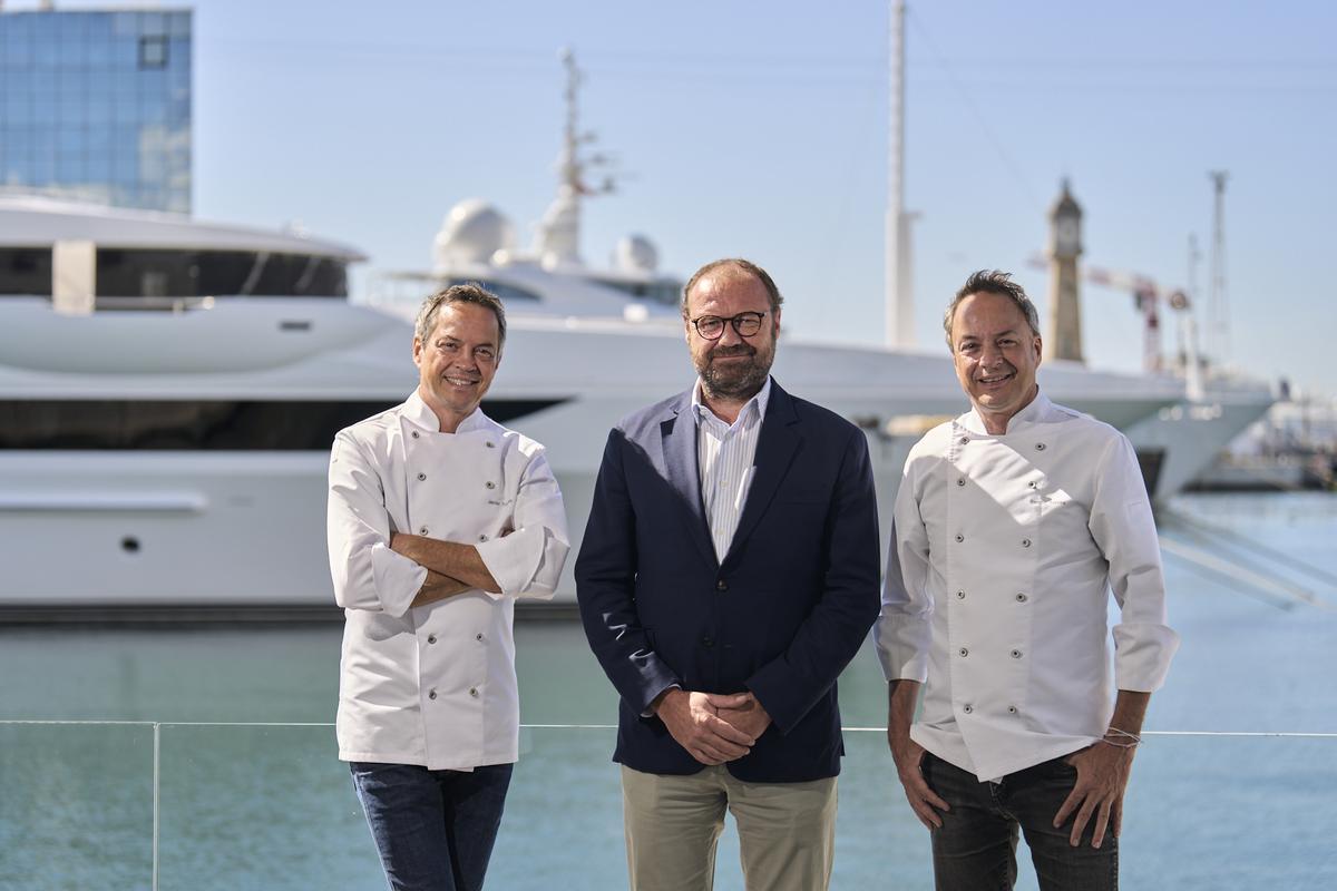 Los Hermanos Torres y Ignacio Erroz, CEO de Marina Port Vell, tras el acuerdo. Los Hermanos Torres y Ignacio Erroz, CEO de Marina Port Vell, tras el acuerdo.