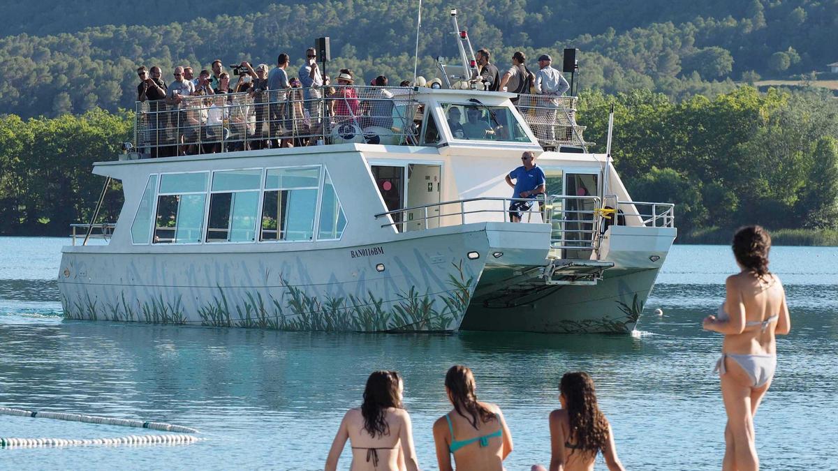 La Tirona, l’única embarcació de passeig que quedava a l'estany de Banyoles.
