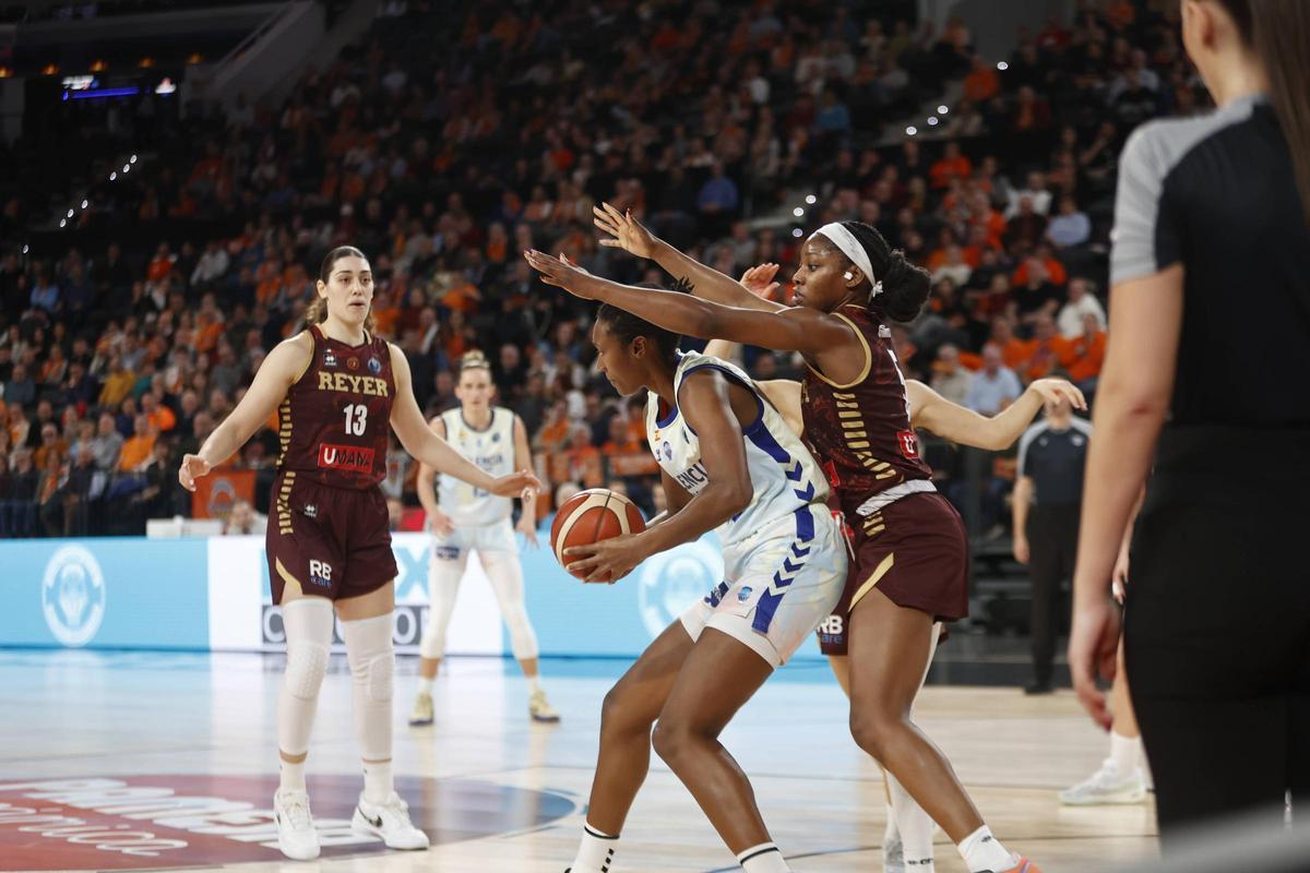 Valencia. VLC SPD.Partido Valencia Basket-Umana Reyer, Roig Arena