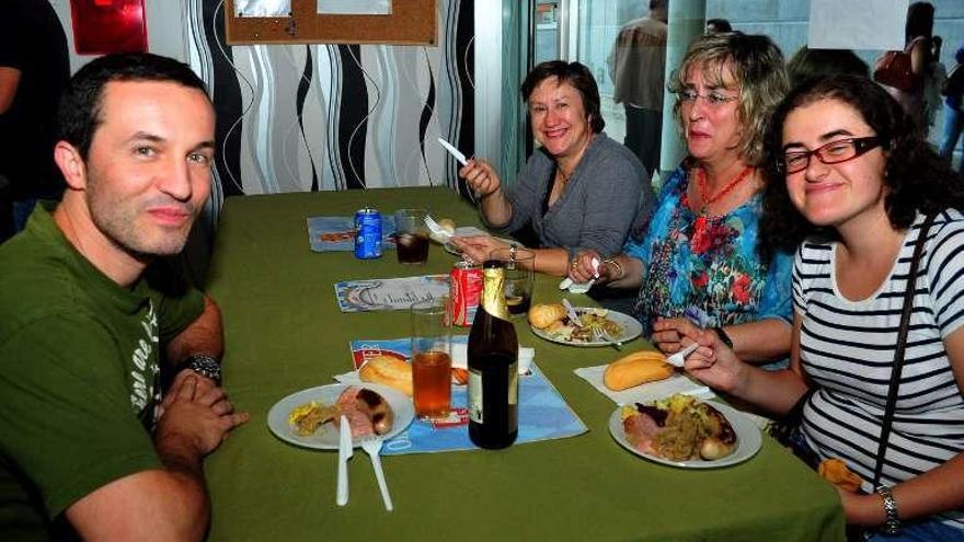 Platos típicos y cerveza en lengua alemana