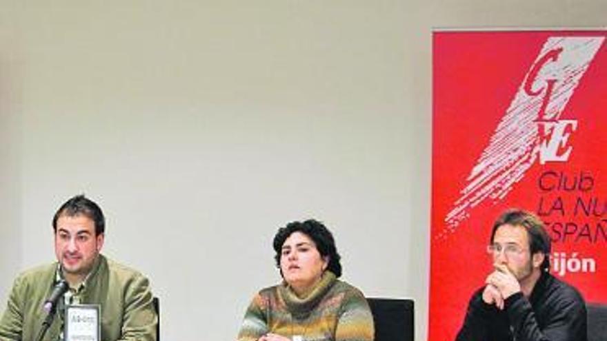 Inaciu Galán, Laura Marcos y Benxa Pérez, durante la presentación de ayer.