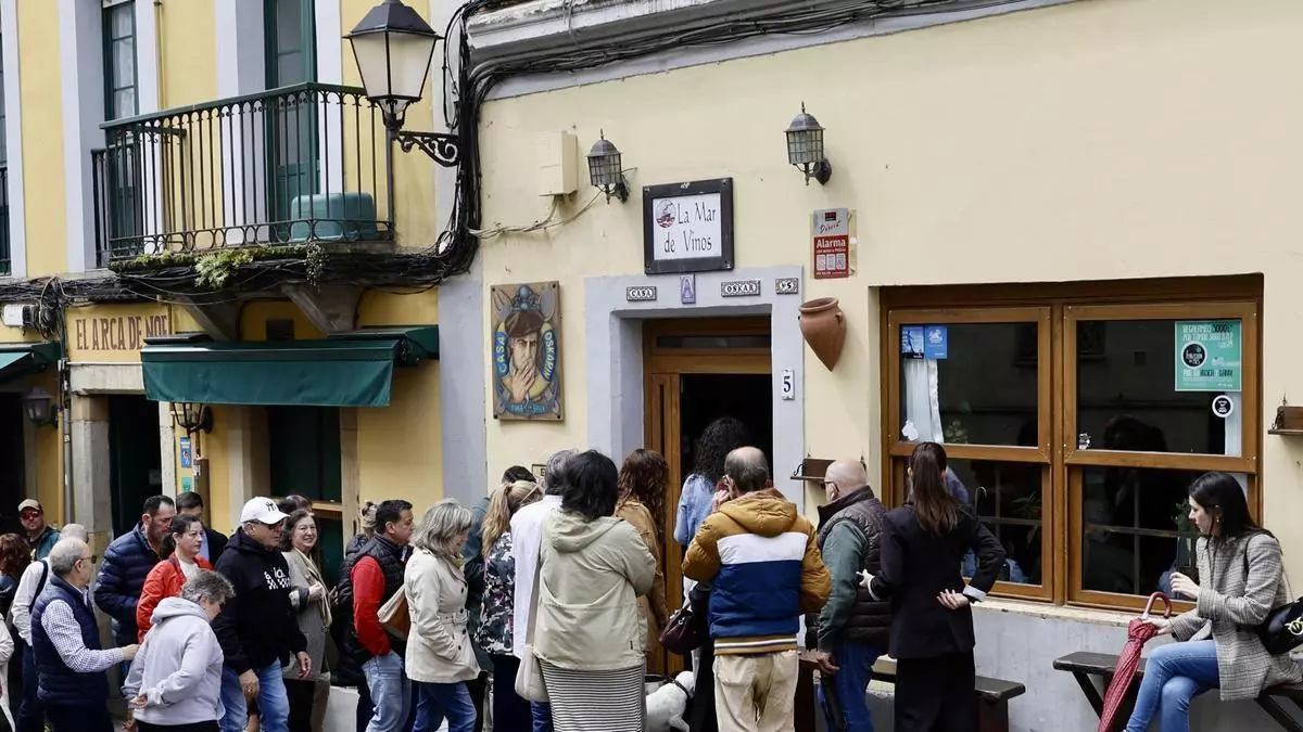 “Casa Oscarín” se despide por todo lo alto en Gijón: “Es una pena, dan ganas de llorar”