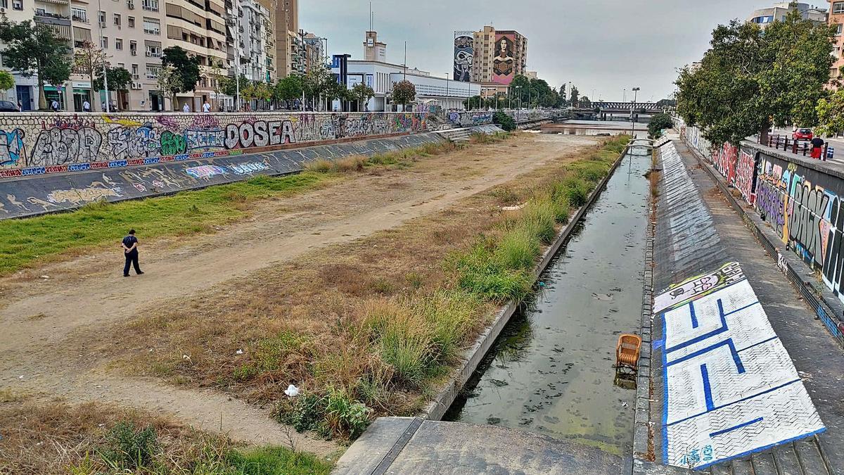 Vista del cauce desde el puente de Tetuán hace unos días.