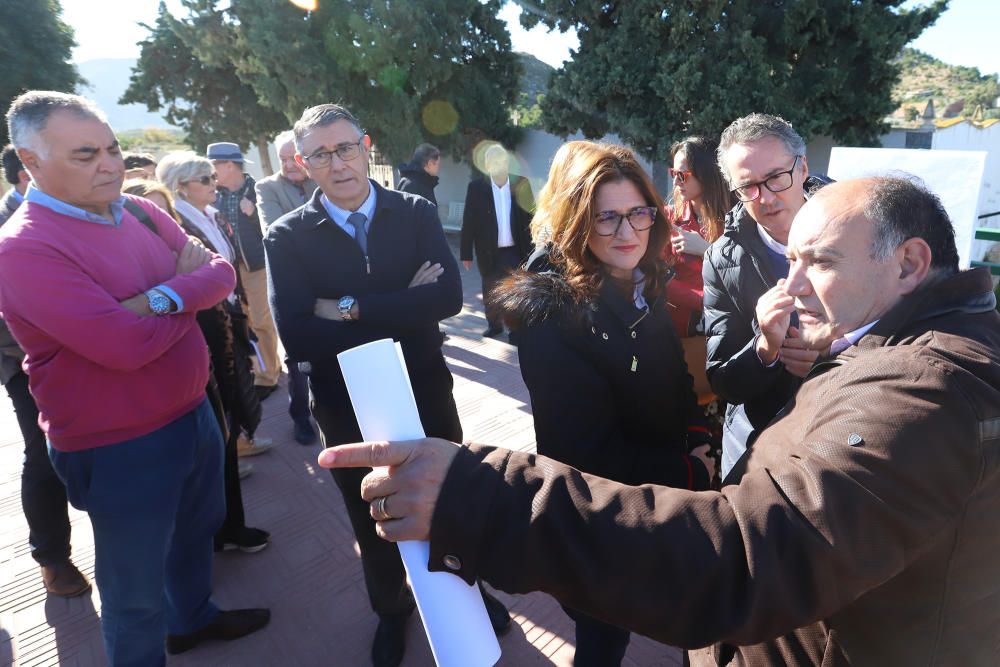 Visita a las zonas más afectadas por la DANA de septiembre en la Vega Baja por parte de expertos que diseñarán las defensas de la comarca frente a futuras a avenidas