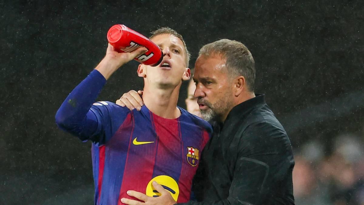 Flick, junto a Dani Olmo en un momento de esta temporada