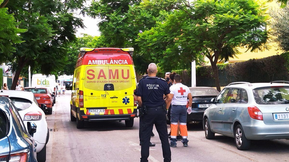 La ambulancia SAMU en cuyo interior se ha estabilizado al niño.