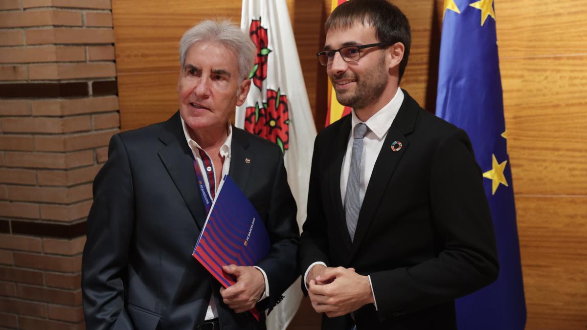 El vicepresident de l’Àrea Social del FC Barcelona Antoni Escudero i l’alcalde de Roses, Joan Plana