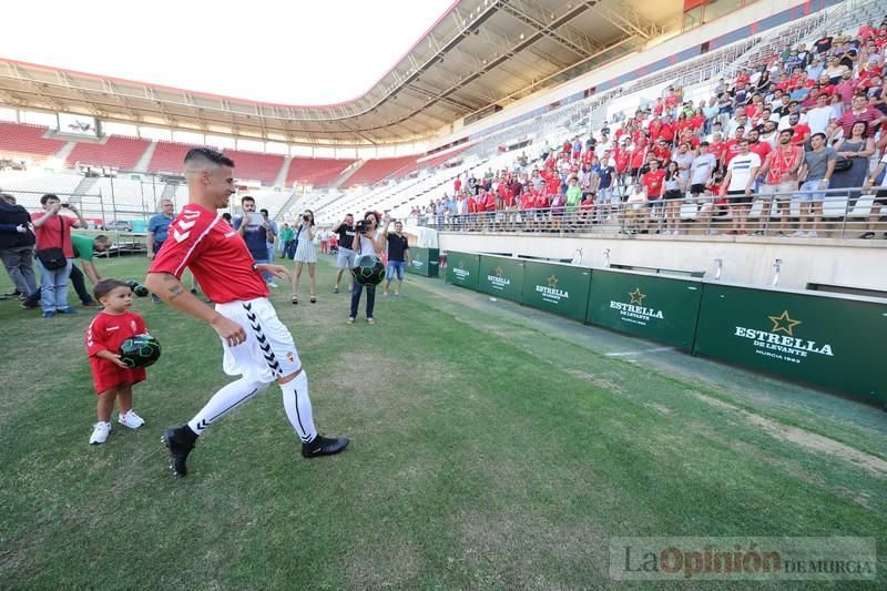 Presentación de Aquino