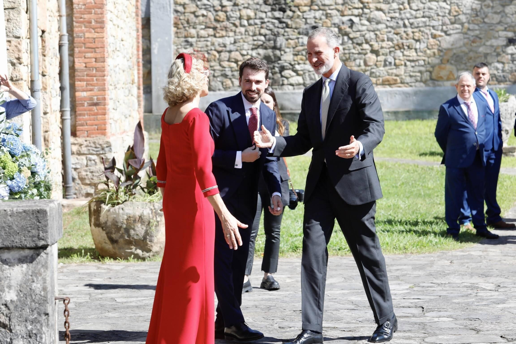 El Rey Felipe VI, testigo de excepción en la boda de su ahijado en Gijón (en imágenes)