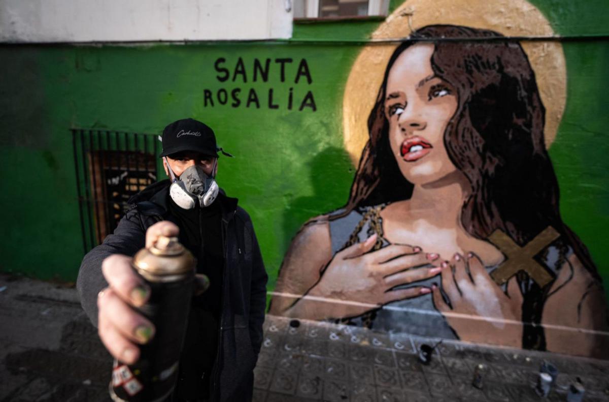Rosalía té una nova ‘capella’ a BCN, obra de TVBoy