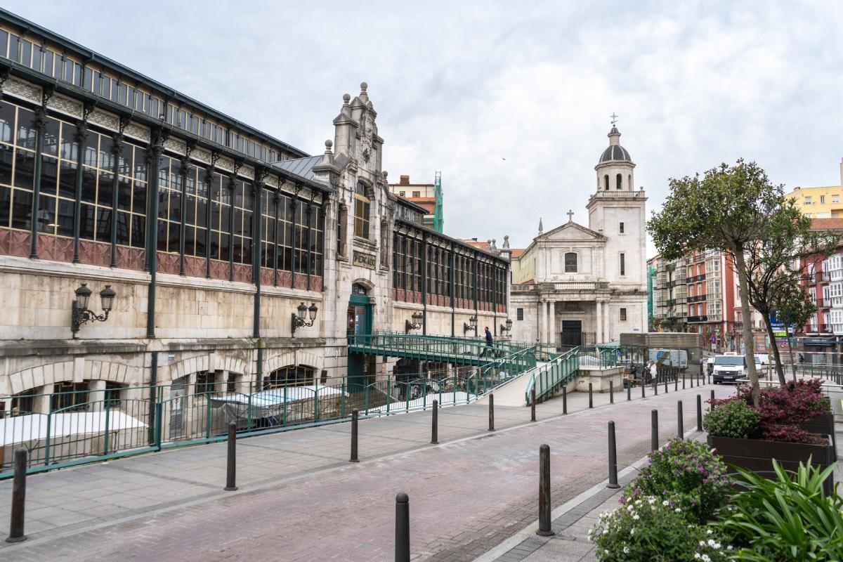 Plaza de la Esperanza, frente al Mercado (Santander)