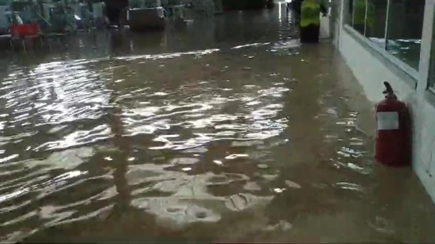 El agua inundó las instalaciones de BSH en Zaragoza llegando a la altura de la cintura