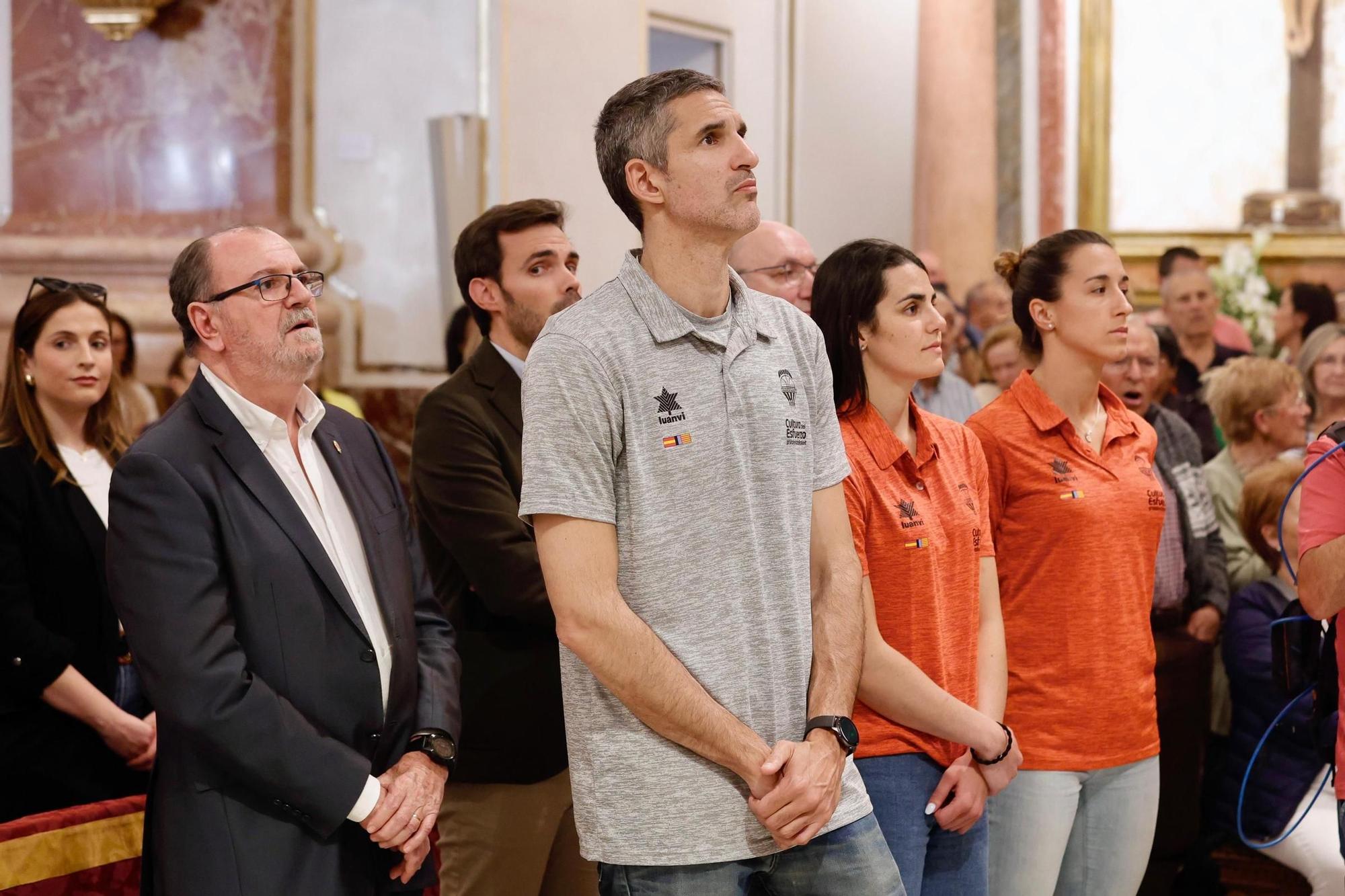 El Valencia Basket ofrece su victoria en la Liga a la virgen, en imágenes