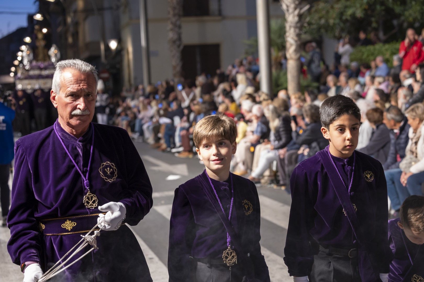 La procesión del Santo Entierro de Cristo del Viernes Santo en Torrevieja, en imágenes