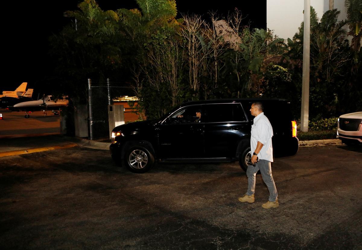 El presidente saliente de Brasil, Jair Bolsonaro, llega a Florida.