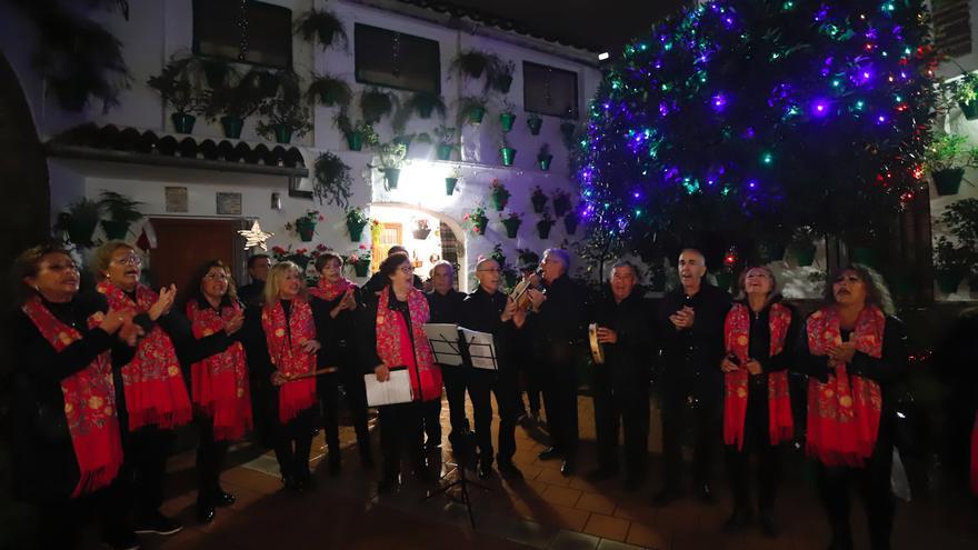 Los patios abren por Navidad pese a la lluvia