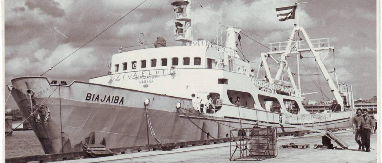 Biajaiba - Arrastrero congelador de 1.114 toneladas de capacidad, fue obra de Astilleros Construcciones (Ascón) de Vigo en 1966. El arrastre se hacía por popa, al igual que el Guasa. Fue todo un éxito, a diferencia de los barcos bacaladeros, que requerían una tripulación más especializada que no había en las islas.