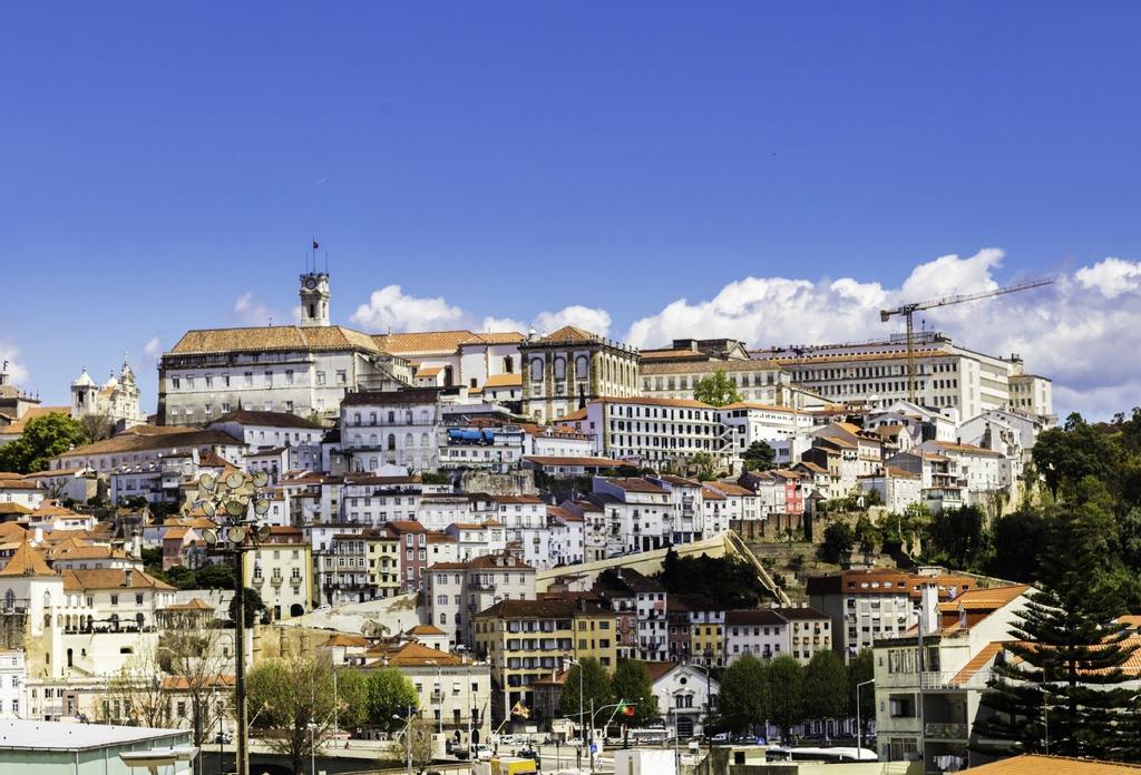 Vistas de Coímbra y su Universidad