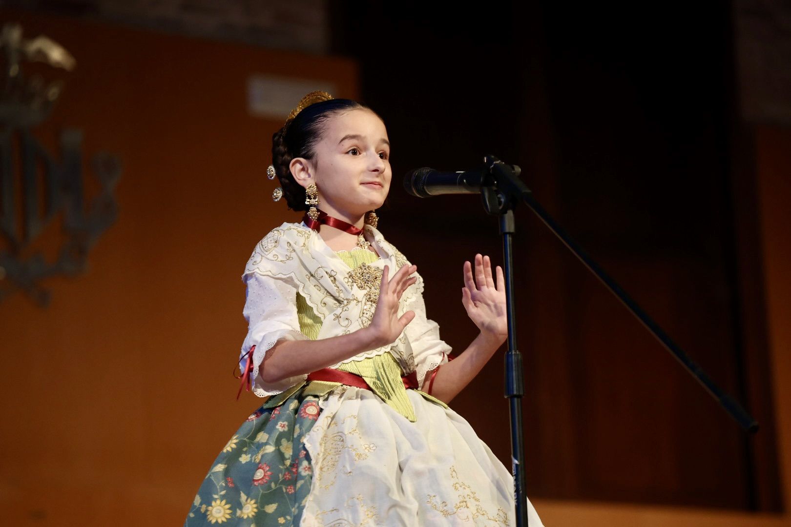 Poesía y gesto en el concurso de Declamación Infantil de las Fallas 2024