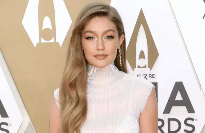 Gigi Hadid cree que Bradley Cooper es más 'maduro' que sus anteriores novios