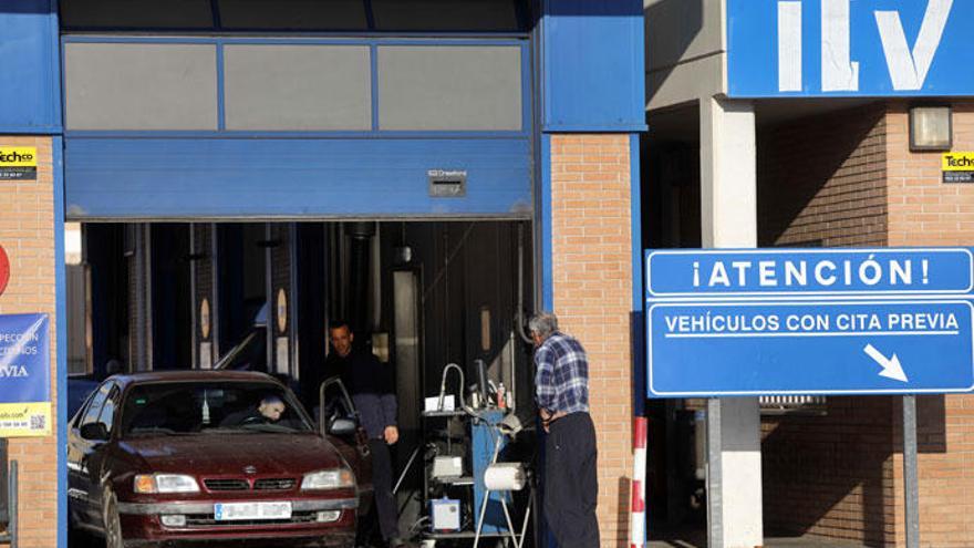 Las ITV piden que se prohíba renovar el seguro del coche si no pasa la inspección