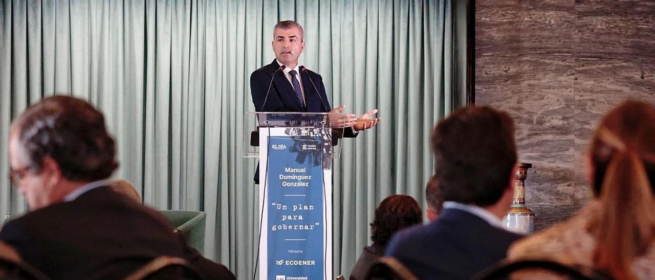 El candidato del PP a la Presidencia del Gobierno de Canarias, Manuel Domínguez, en el foro organizado por El Día.