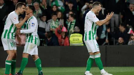 El Betis espera solventar su crisis alargando el mal momento del Rayo