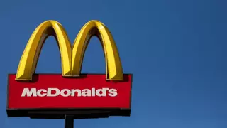Un hombre pidió una hamburguesa sin nada en McDonald's, y sorprende lo que le enviaron