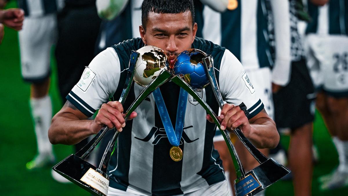 Cabral celebra su victoria sobre el Botafogo.