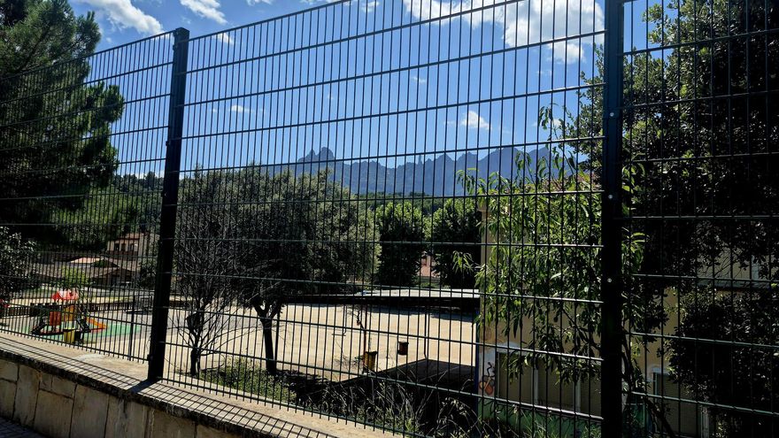 Castellbell i el Vilar renova la tanca metàl·lica perimetral de l’escola Jaume Balmes