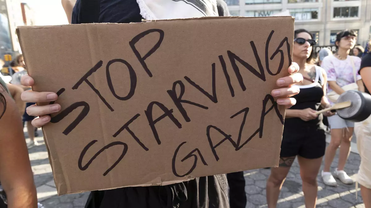 Israel exacerba el hambre de los gazatíes con la destrucción de sus cultivos