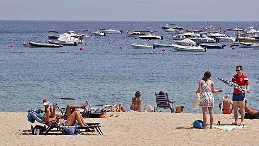 La platja de Llafranc serà espai sense fum.