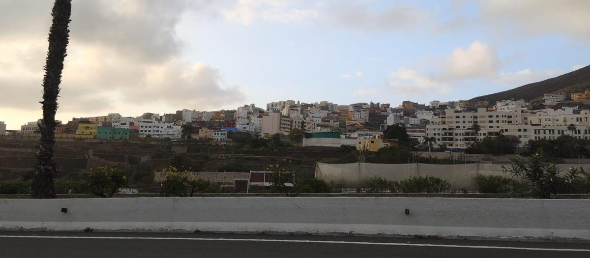 Vista desde la autovía GC-2 de la zona en la que Gáldar va a comprar nuevo suelo urbanizable.