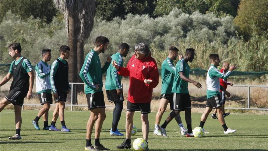 Chus Herrero y José Antonio González dan el susto en el entreno del Córdoba CF