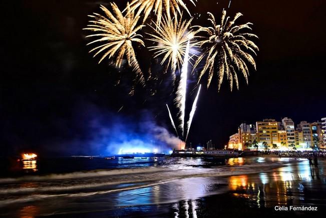 Espectáculo de fuegos artificiales tras el entierro de la sardina