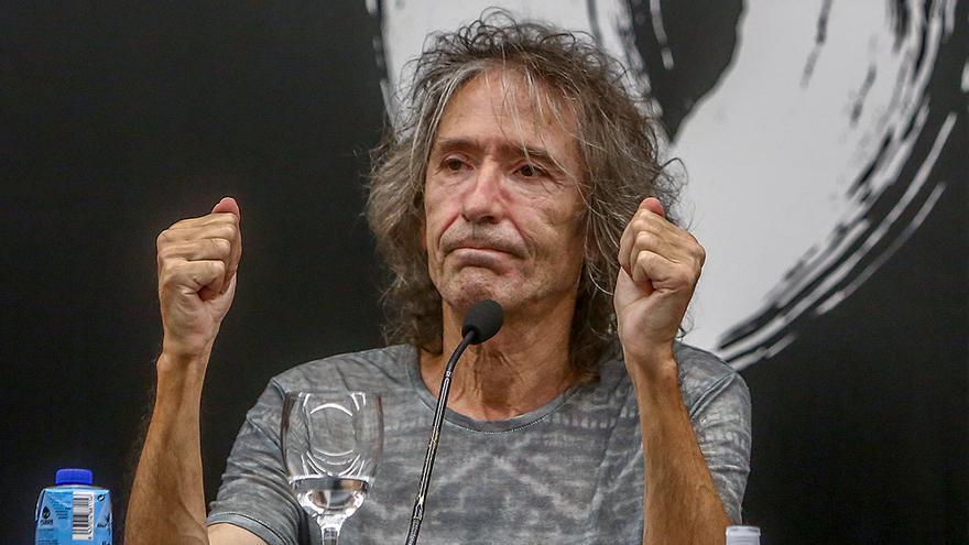 Rock  Robe Iniesta: “La música tiene que servir para hacer pensar”