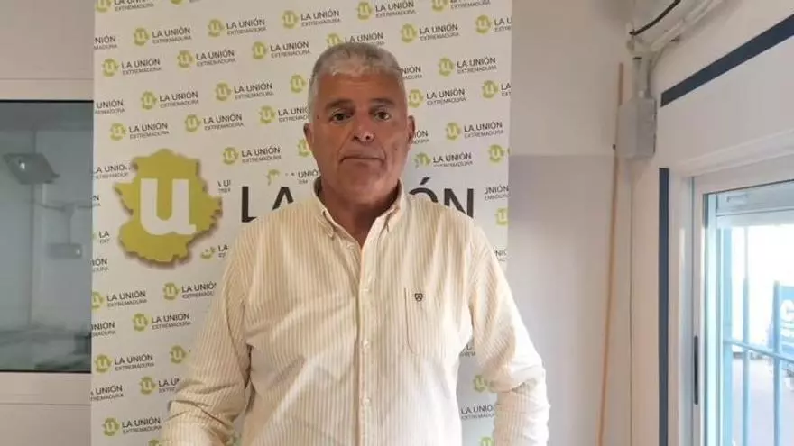 El pacto PP-Vox en Extremadura desata el rechazo sindical y social por los servicios públicos, la inmigración y la vivienda