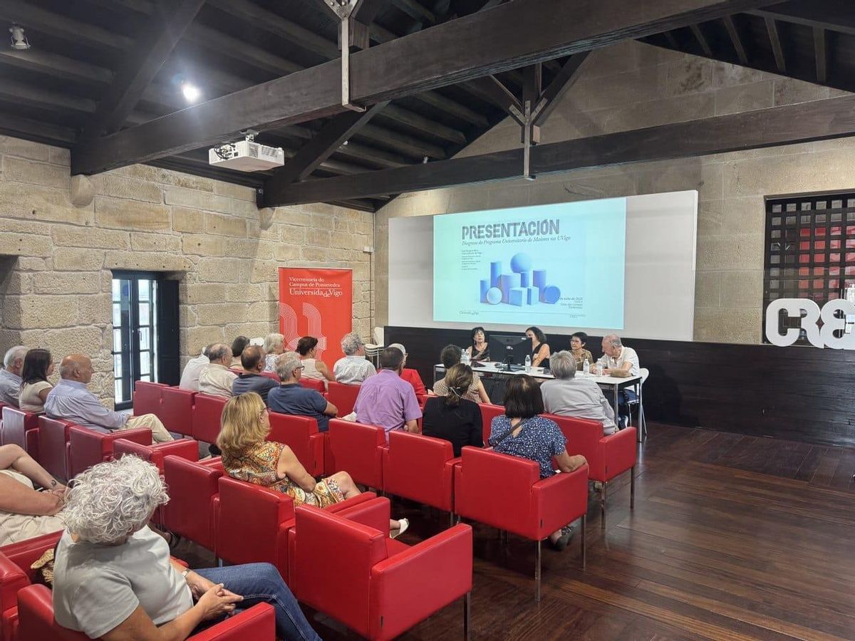 Un momento de la presentación del informe en Pontevedra.