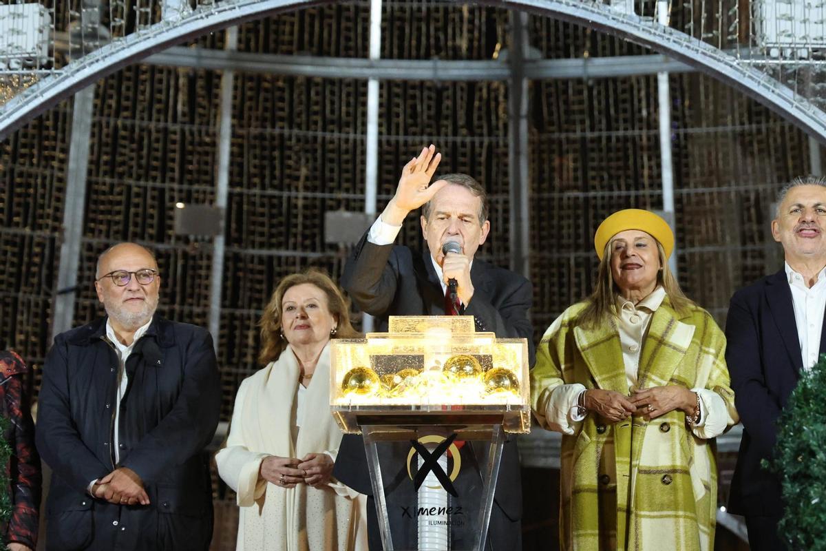 Vigo enciende la Navidad más grande de su historia ante miles de personas