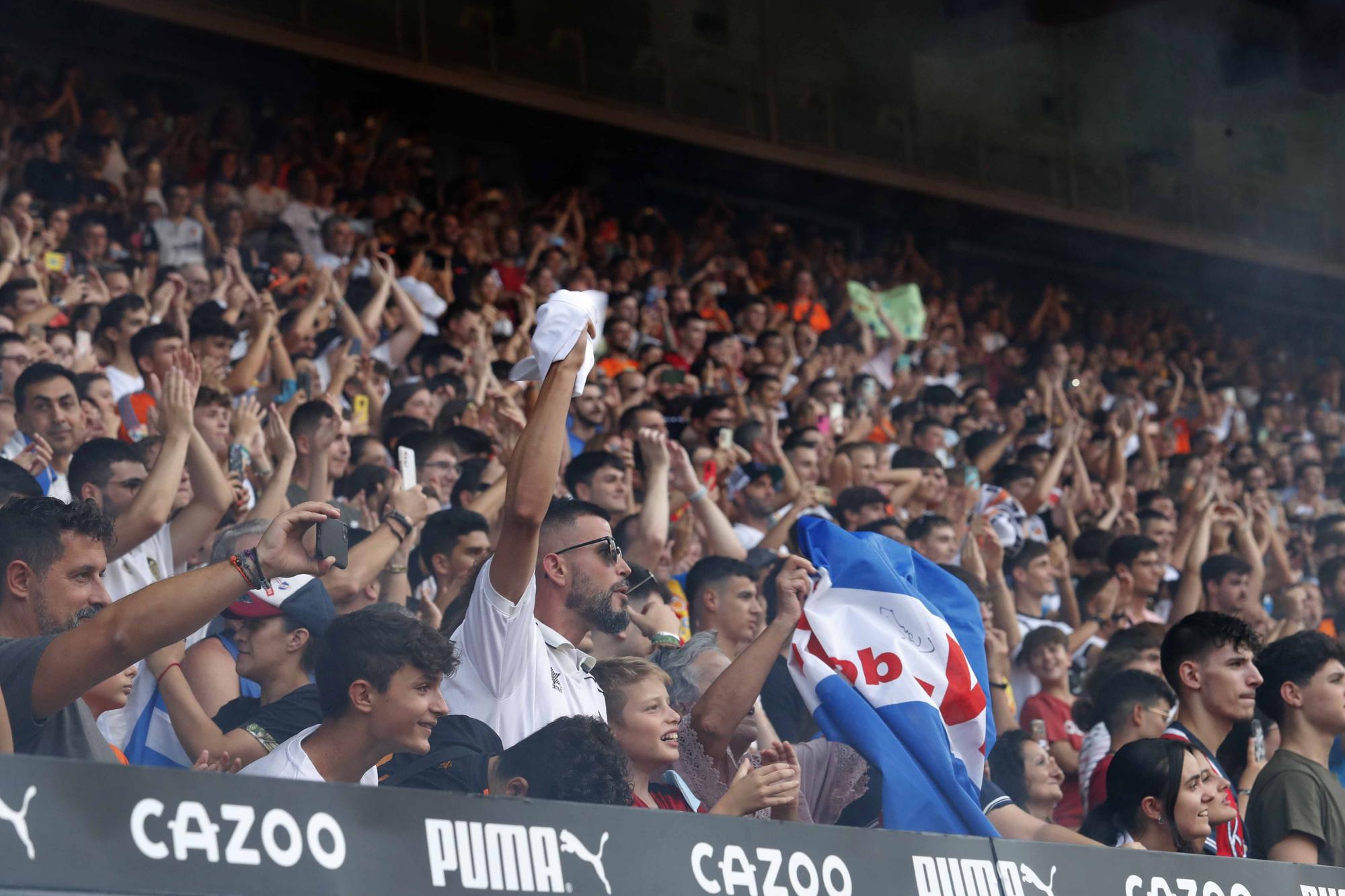 Búscate en la presentación de los fichajes del Valencia CF