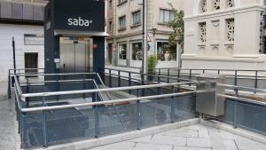 Acceso al aparcamento del centro de Sabadell por la plaça Doctor Robert