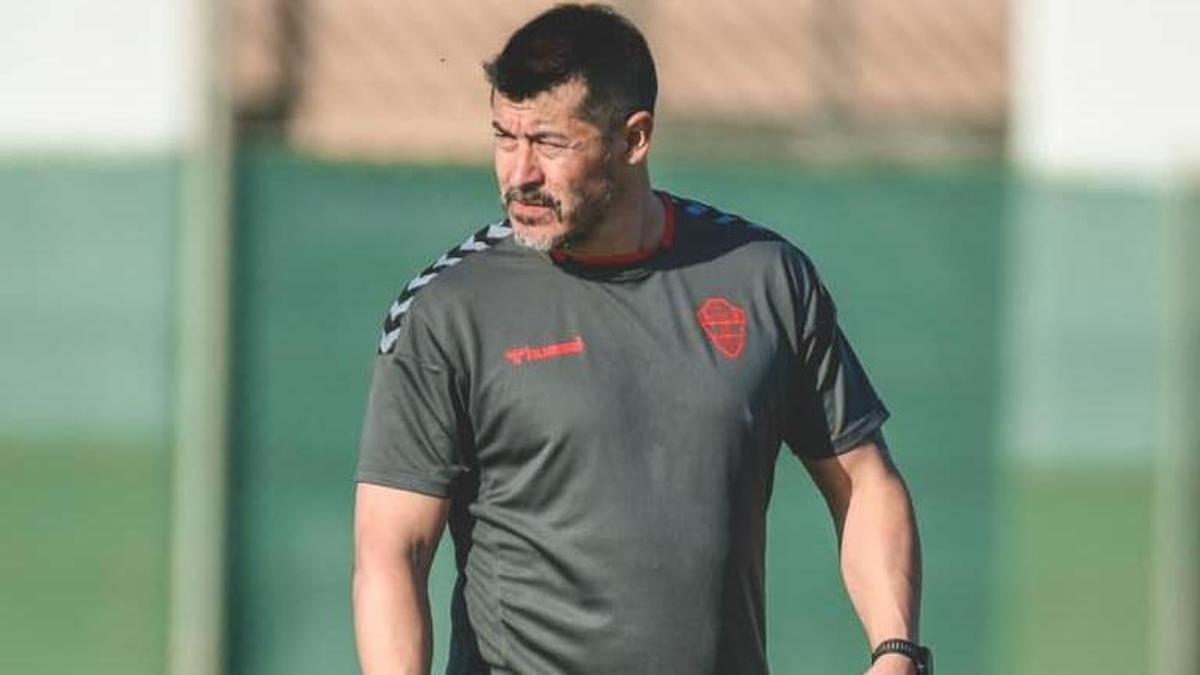 El entrenador del Elche Jorge Almirón.