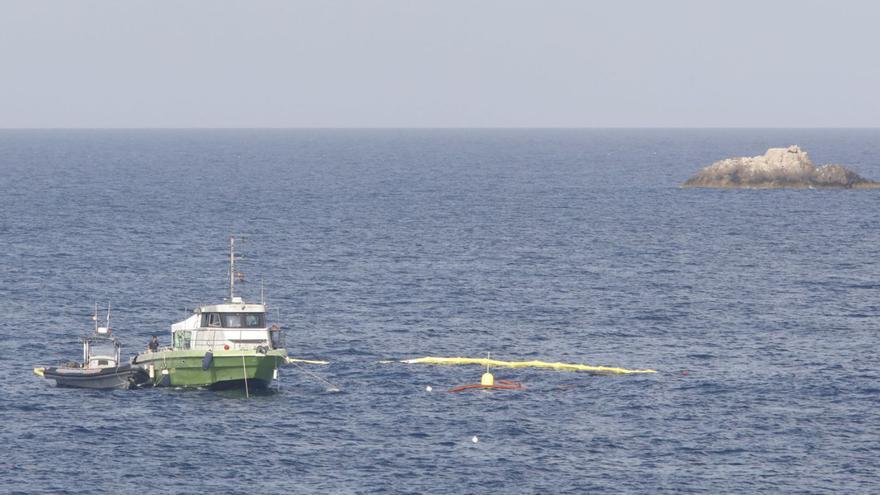 Barco hundido en Ibiza: El ‘Aria SF’, preparado para su reflotamiento tras retirar el combustible de los tanques