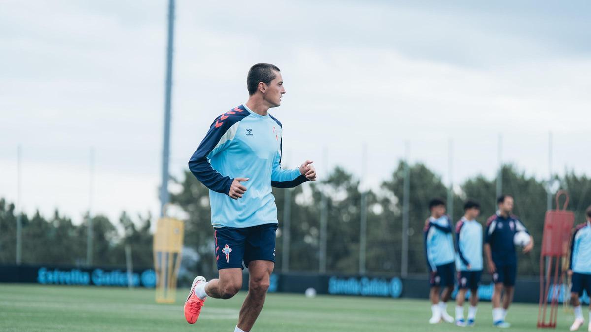 Carlos Dotor, cedido al Málaga CF el pasado curso, entrenando con el Celta de Vigo, club al que pertenece.